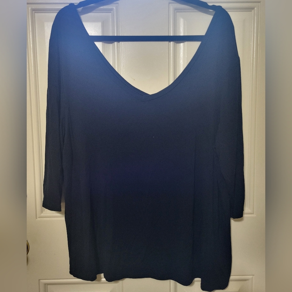 Black 3/4 length sleeve top